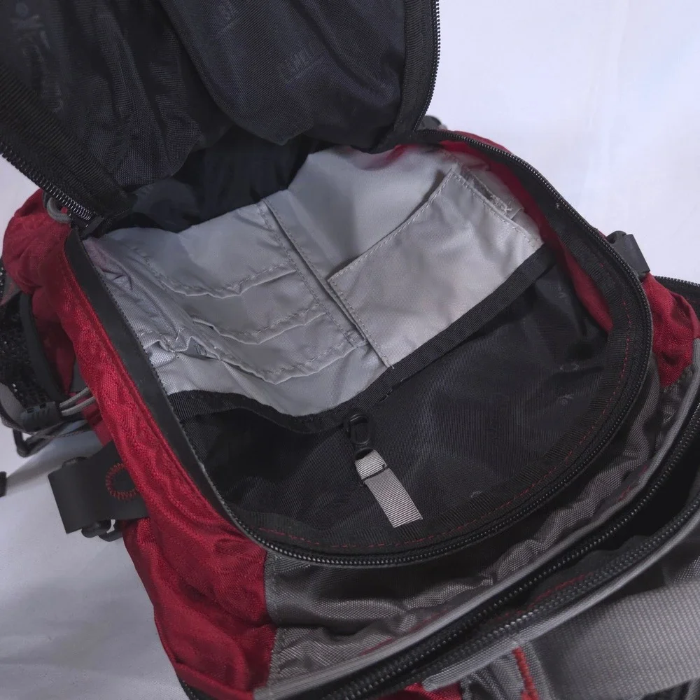 CamelBak Rim Runner Hydration Backpack w/ Bladder D-Fit Red Grey Hiking Trail